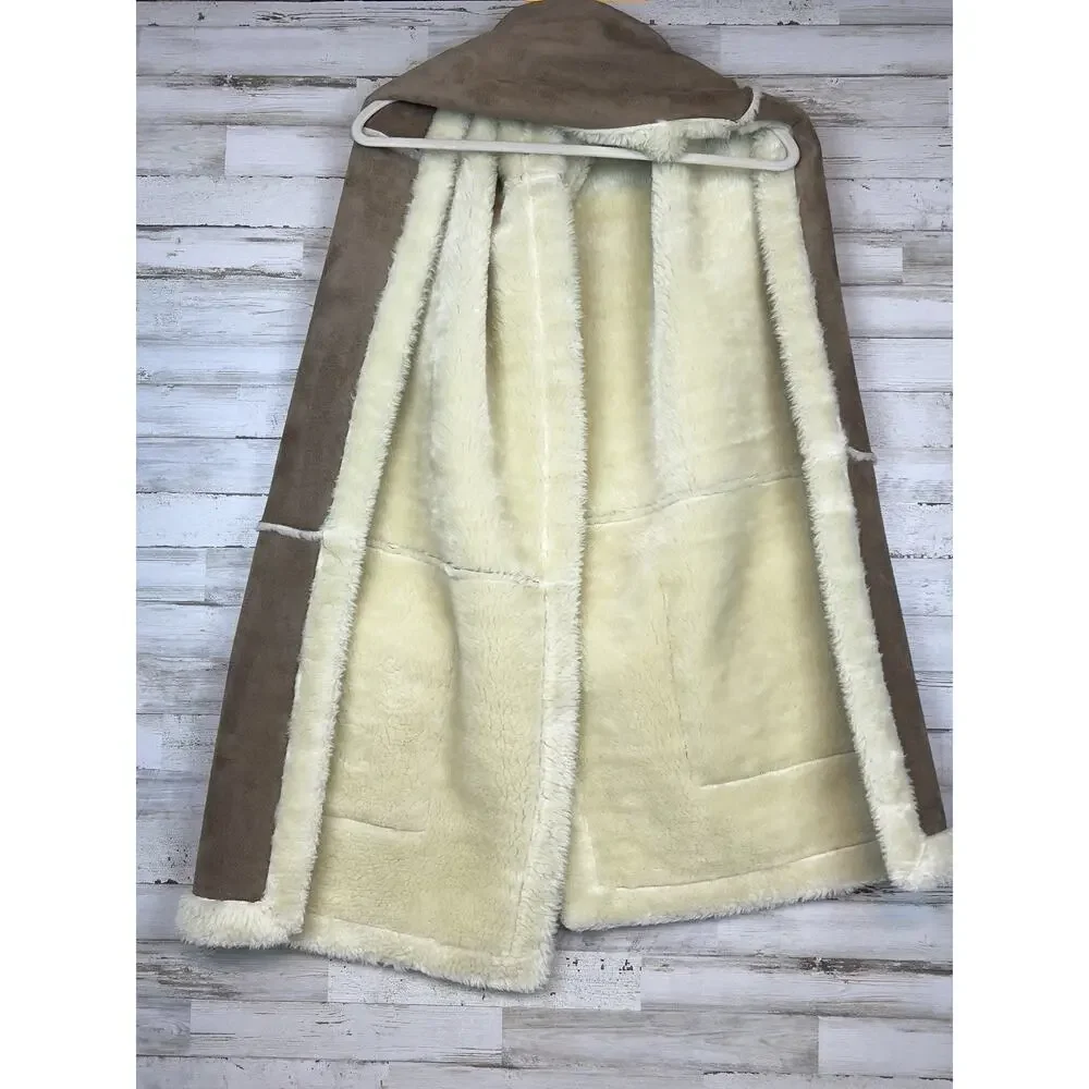 Vintage Mendlos Fashions Faux Suede Sherpa Scarf Wrap Shawl Tan Beige Pockets
